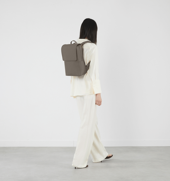 Lost In Berlin Plecak Square 15" Lost In Berlin Plecak Square 15"