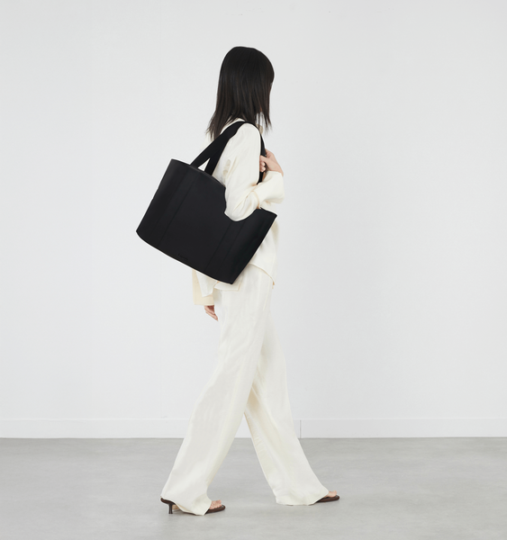 Lost In Berlin The Carry-Away Lost In Berlin The Carry-Away