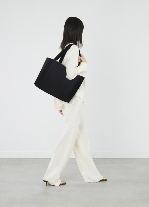 Lipault Lost In Berlin The Carry-Away  Czarny Lipault Lost In Berlin The Carry-Away  Czarny